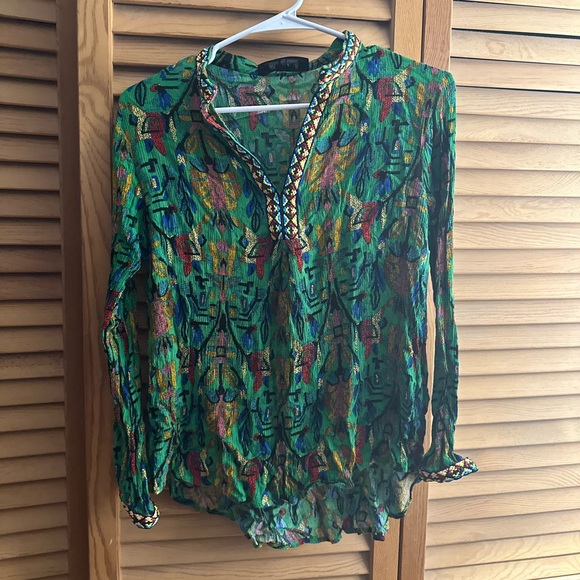 Aztec design shirt! - Picture 2 of 2